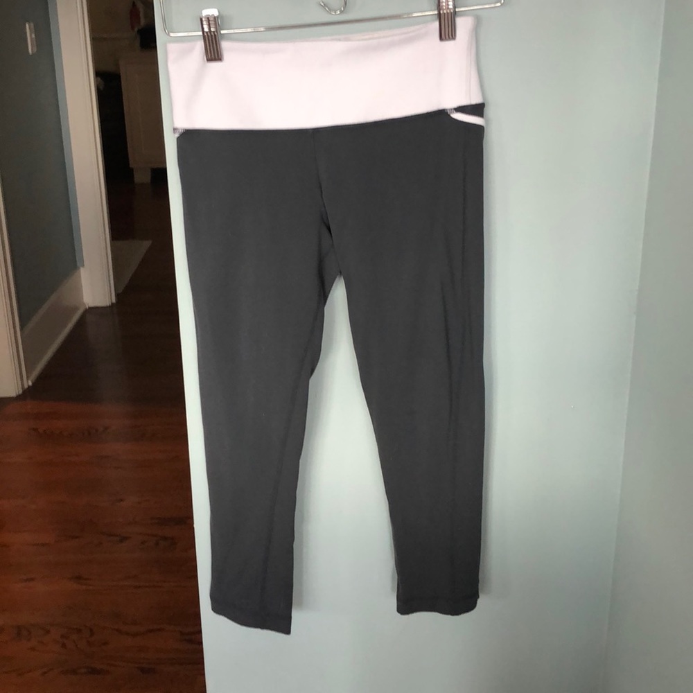 Lululemon cropped workout pants